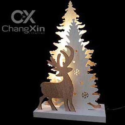 Carving-Reindeer-wooden-weihnachtsdeko holz