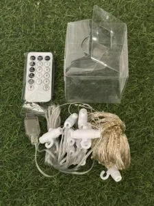 Packaging box and light string